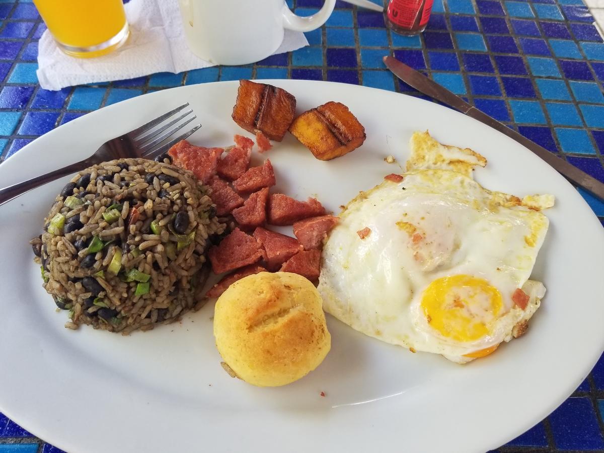 Monte Campana Jaco Hotel Esterno foto
